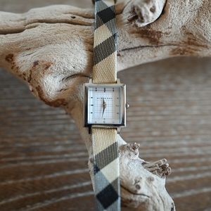 USED LIKE NEW - Burberry women watch